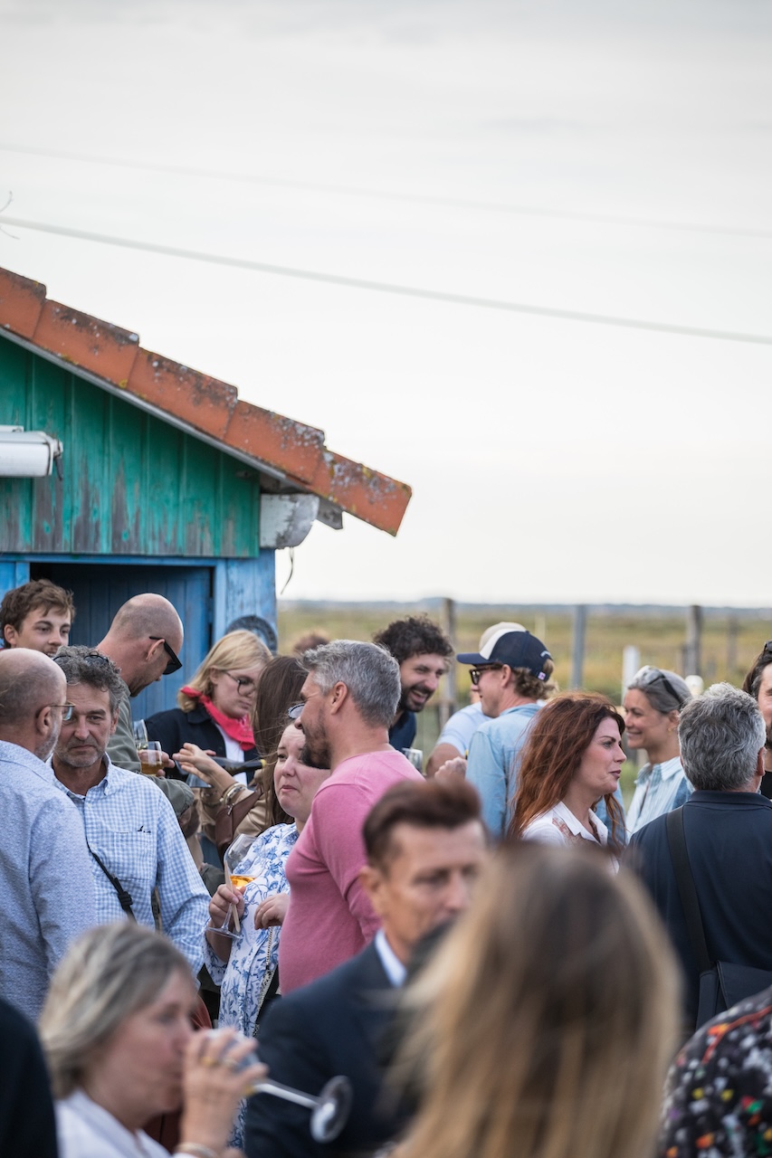 Ambiance devant la cabane de Jacky — La Tremblade, 22 août 2026